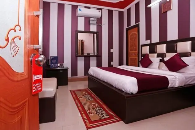 OYO 5851 Mehfil Hotel
