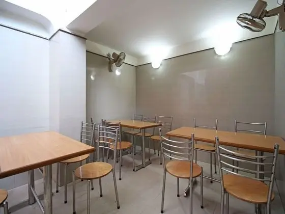 OYO 5855 Hotel Neelkanth - Yerinde Yemek