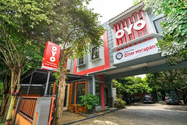 OYO 587 Penginapan Sinar Harapan