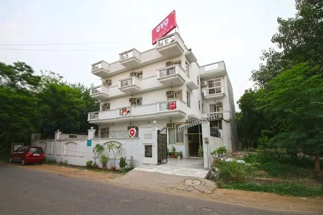 OYO 5919 near MG Road Metro Station - Dış Mekan