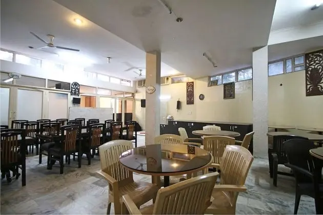 OYO 5919 near MG Road Metro Station - Yerinde Yemek