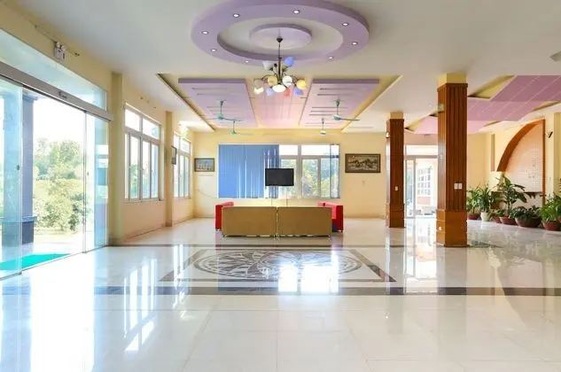 OYO 593 Bach Duong Hotel - Lobi
