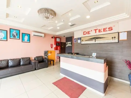 OYO 598 Hotel De Tees - Lobi