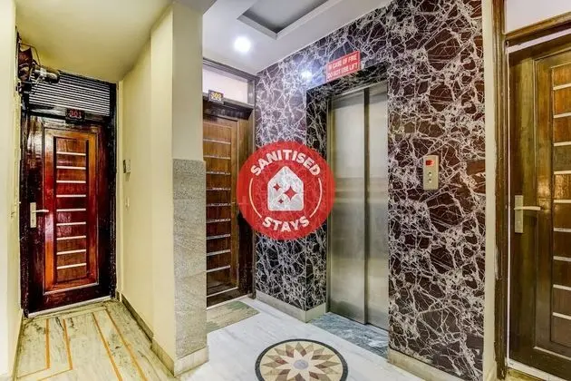 OYO 5985 Hotel Priya Palace