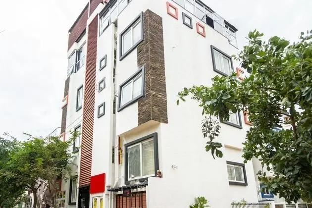 OYO 6144 Hotel M Plaza