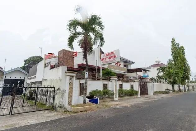 OYO 619 Naufal Guest House Syariah