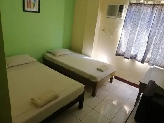 OYO 623 Regina Carmeli Pension - Oda