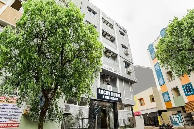 OYO 62329 Lucky Hotels