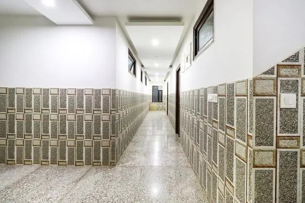 OYO 62748 Hotel Zeenat - Dış Mekan