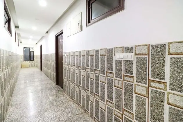 OYO 62748 Hotel Zeenat - Lobi