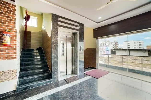 OYO 63209 Hotel Ram Ratan Grand - Lobi