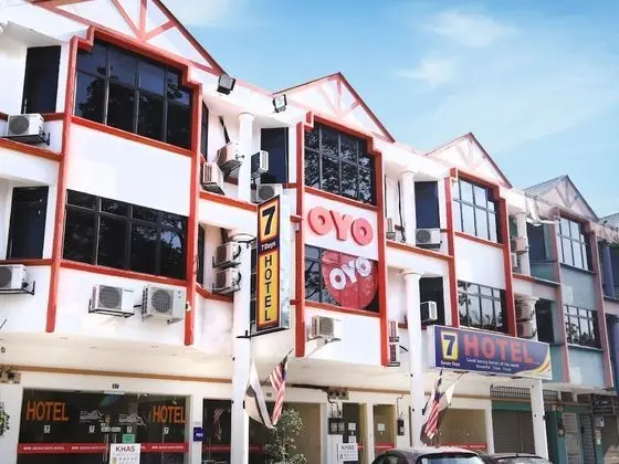 OYO 635 Seven Days Hotel