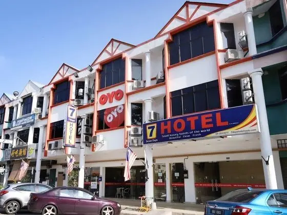 OYO 635 Seven Days Hotel - Dış Mekan