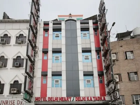 OYO 6408 Hotel Delhi Heart - Dış Mekan