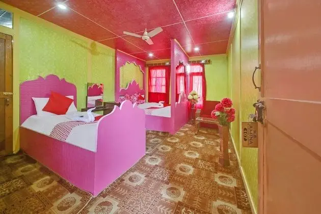 OYO 6410 Amina HouseBoat - Oda