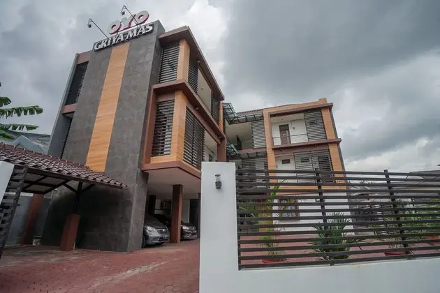 OYO 645 Griya Mas Syariah