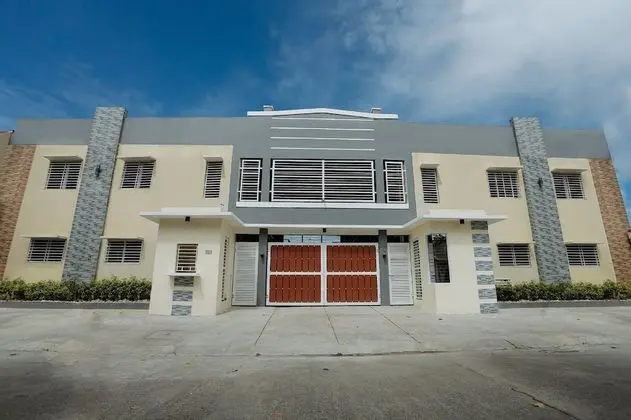 OYO 645 Ljenj Apartelle