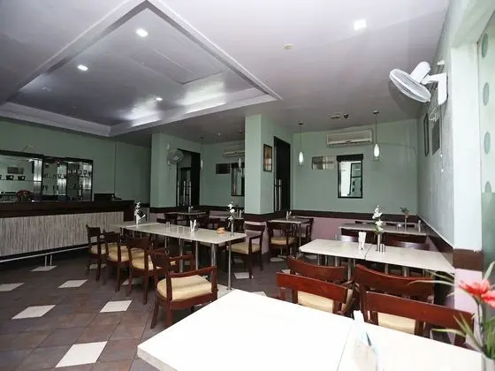 OYO 645 Hotel Paharganj Tourist International - Yerinde Yemek