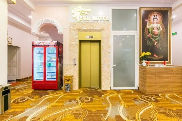 OYO 648 Vienna Hotel - İç Mekan