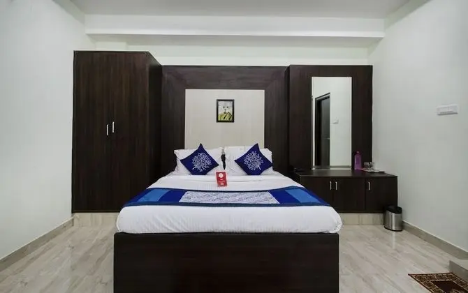 OYO 6661 Aurum Abode