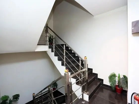 OYO 6688 Hotel RP Grand Titanium - İç Mekan