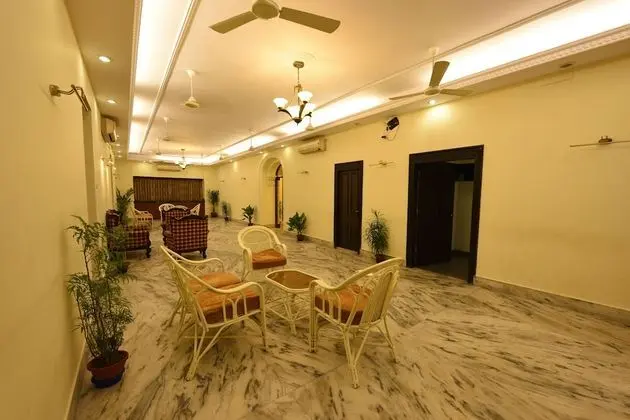OYO 6760 Chowdhury Estate Premium - Lobi