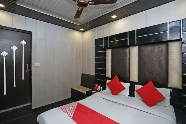 OYO 6801 Hotel Shri Sai International