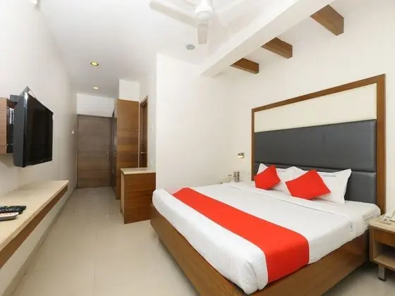 OYO 683 Hotel Sri Chakra Inn - Öne Çıkan Resim