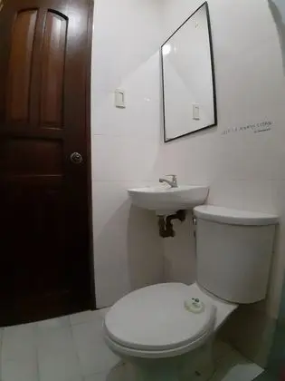 OYO 684 Cecilia's Inn - Banyo Tipleri
