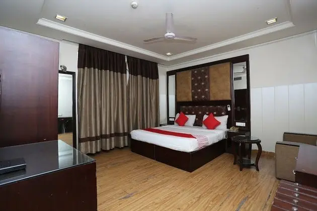OYO 6845 The Grand Hotel - Oda