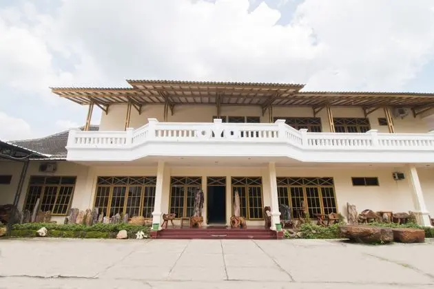 OYO 688 GRAND PAKIDULAN HOTEL