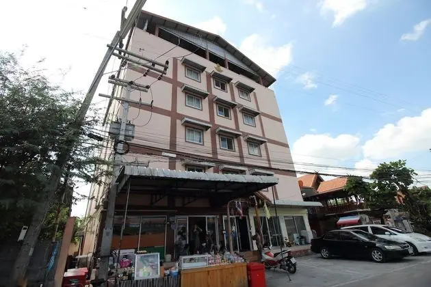 OYO 689 Baan Yuyuen