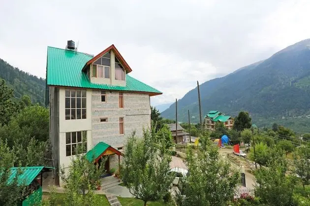 OYO 7008 Astha Cottage
