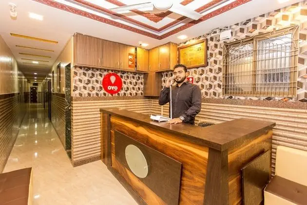 OYO 7062 Amana Suites - Lobi