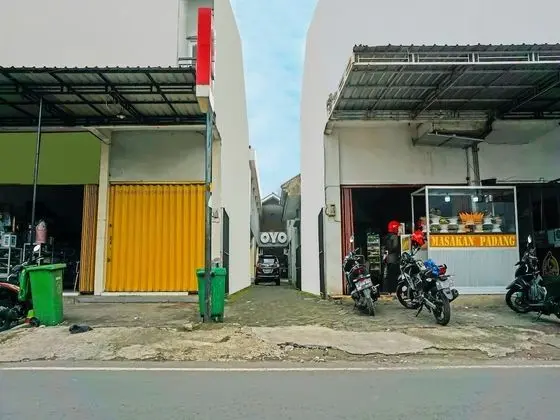 OYO 709 Menjangan Residence at Klayatan - Dış Mekan