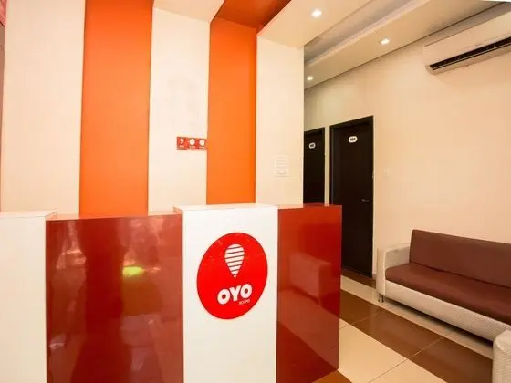 OYO 7148 Adore Inn - Lobi