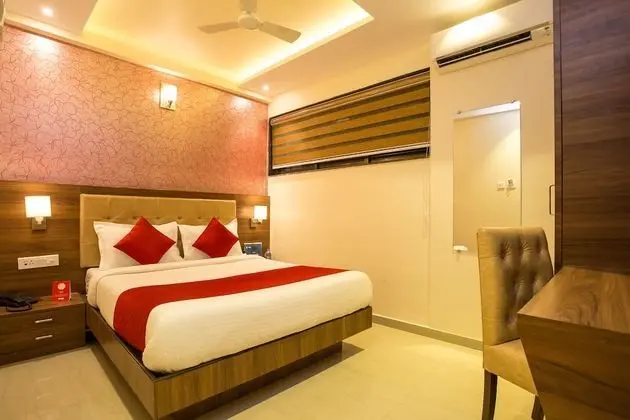 OYO 7154 Hotel Highland Residency