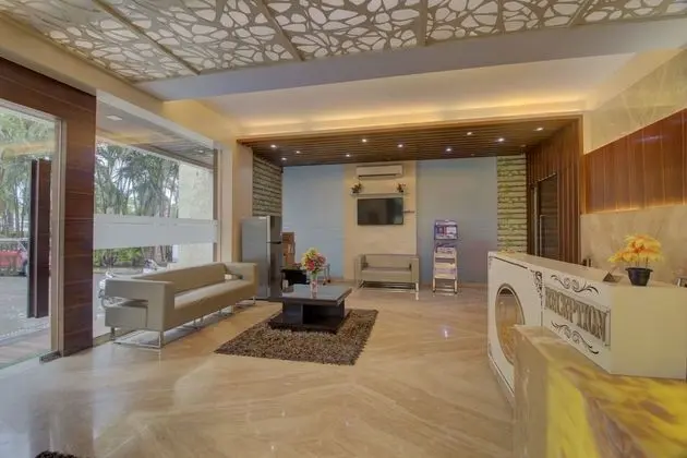 OYO 7158 Hotel Kushala Executive Inn - Lobi