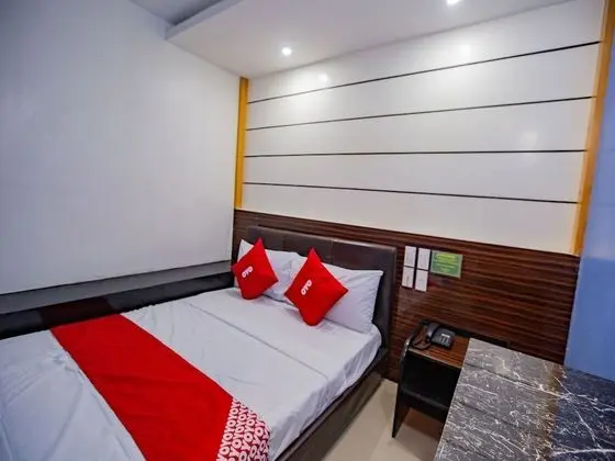 OYO 717 Ranchotel Bayanan - Oda
