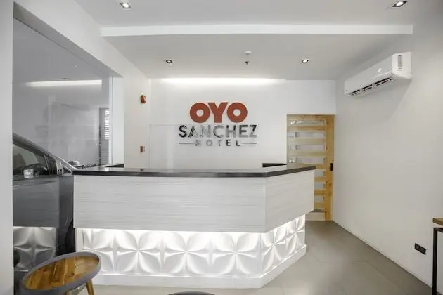 OYO 726 Sanchez Hotel - Lobi