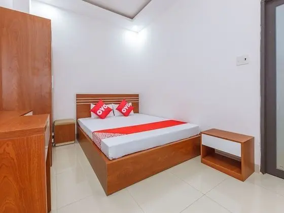 OYO 727 Hoang Giang Hotel