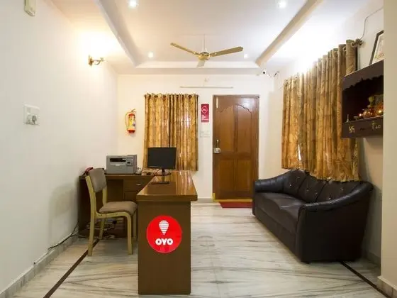 OYO 7322 near Apollo Hospital Jubilee Hills - Lobi