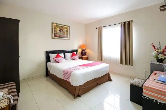 OYO 734 Tuban Torres Accomodation