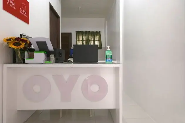 OYO 736 Jade Apartelle - Lobi