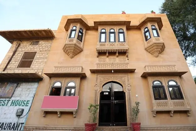 OYO 7485 Hotel Apollo