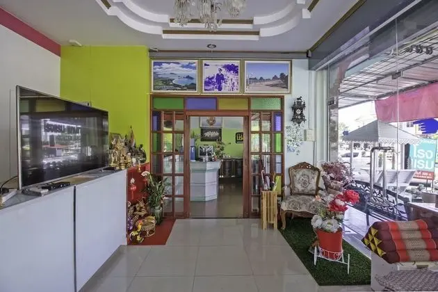 OYO 75314 Mountain Beach - Lobi