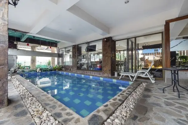 OYO 75316 Capital Residence - Havuz