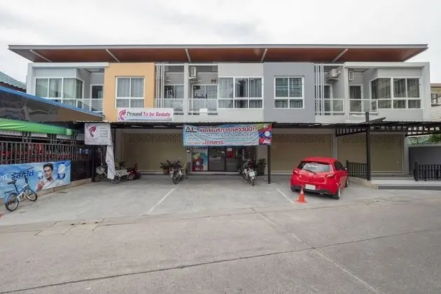 OYO 75323 Tha Burapa Home Bangsean - Dış Mekan
