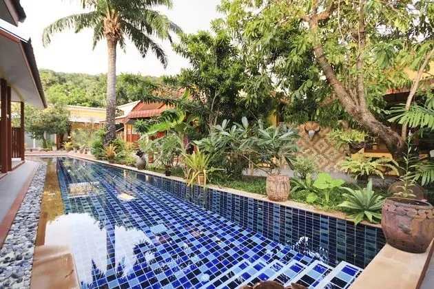OYO 75342 Ban Elephant Blanc Bungalow - Havuz