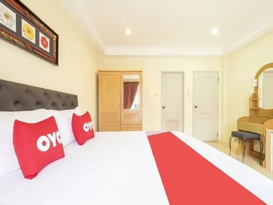 OYO 75350 Hole In One Bar Hotel - Oda